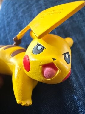 2015 Pokémon Pikachu Action Figure Toy